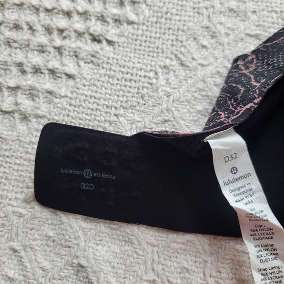 Lululemon Like Nothing Cupped Light Support Back Clasped Bra- Rose Black - Picture 4 of 7